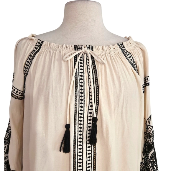 ASTR Off-White Off The Shoulder "Jessa" Boho Peasant Top - Picture 5 of 10